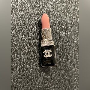 Fashion Jewelry Pink Lipstick with Black and Silver Case